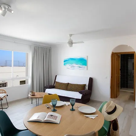 Altavista Apartahotel-adults Only Over 14