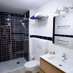 Altavista Apartahotel-adults Only Over 14