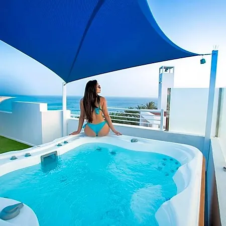 Altavista Apartahotel-adults Only Over 14